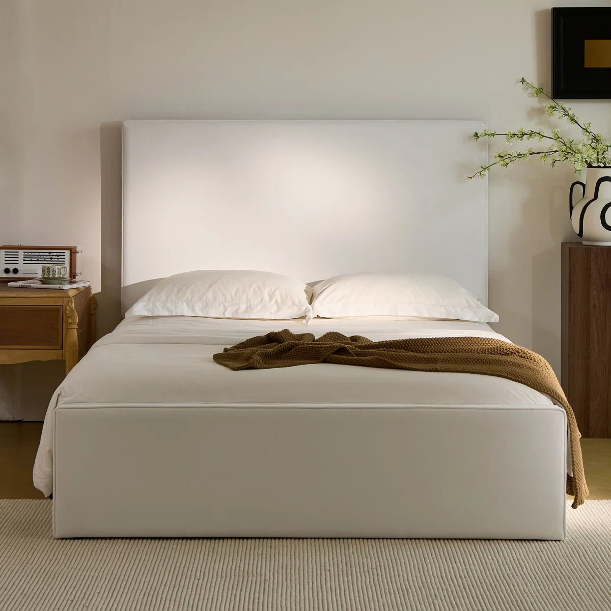 Verelle Velvet Upholstered Hydraulic Storage Bed